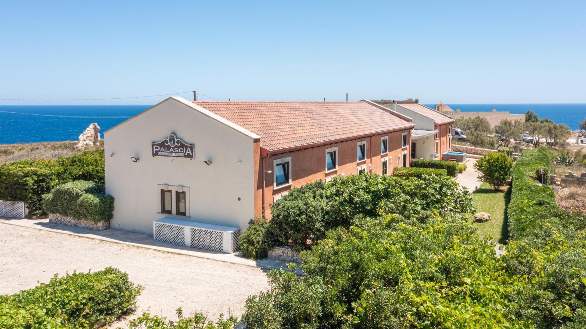 Hotel Palascìa Wellness Relais 3*