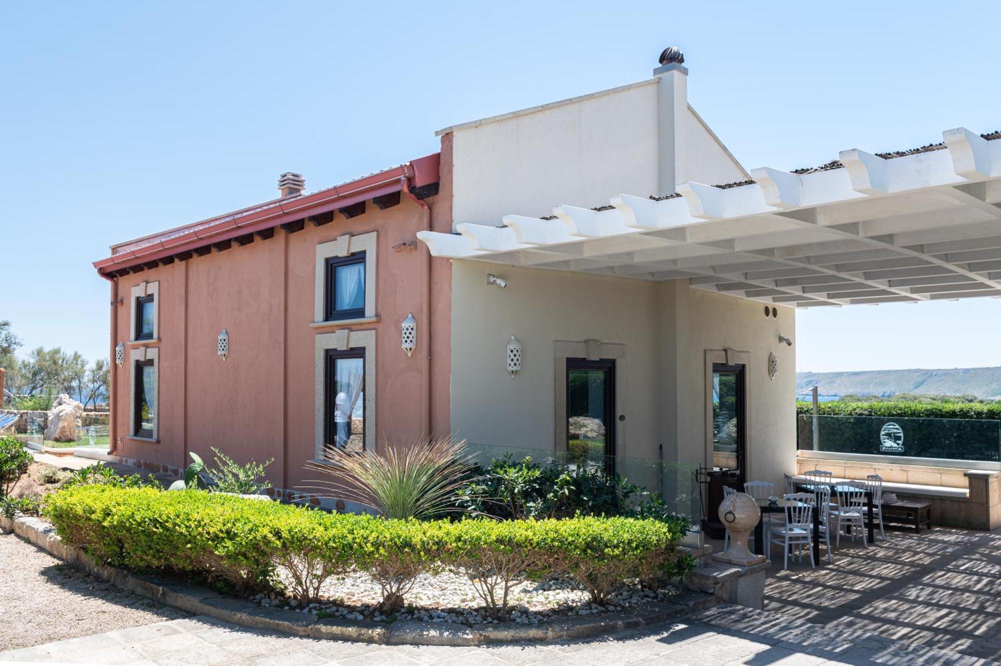 Hotel Palascìa Wellness Relais 3*